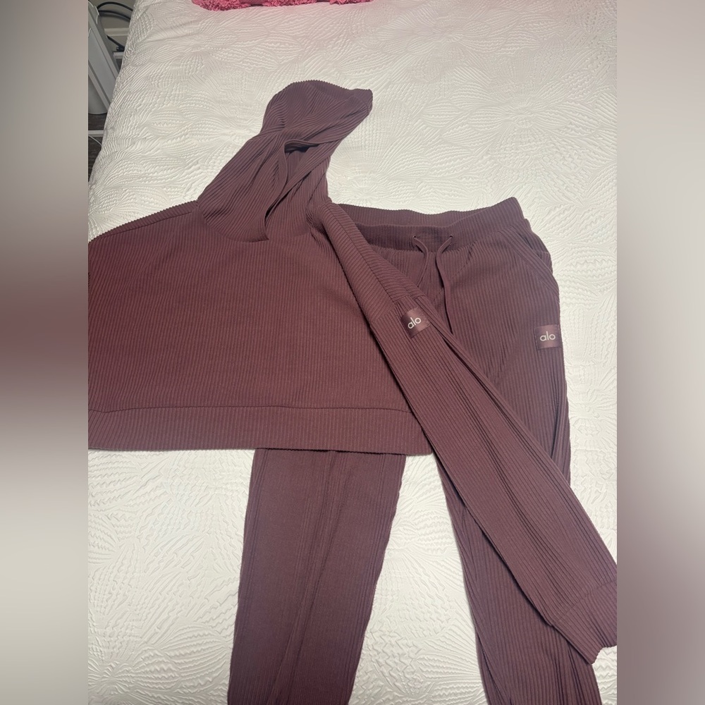 Alo muse ribbed hoodie and jogger set